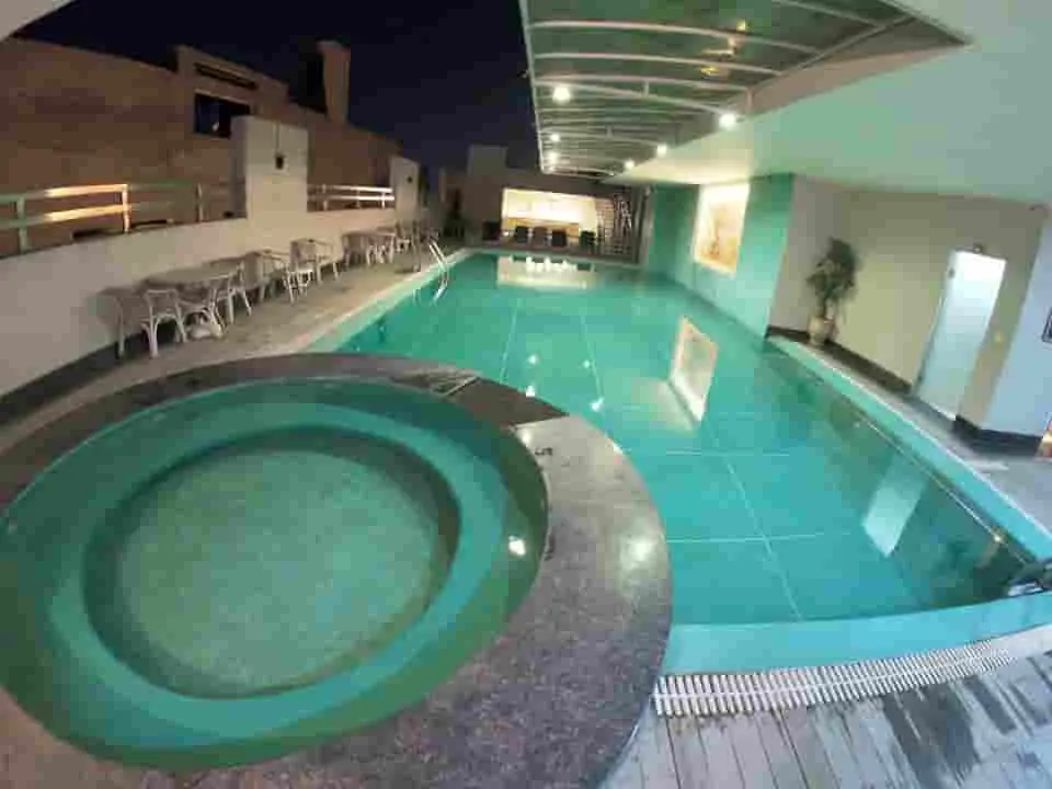 Park Lane Hotel Swimming pool
